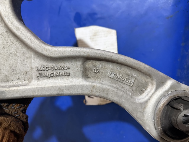 FORD LJ9C3A424 в наличии Черновцы