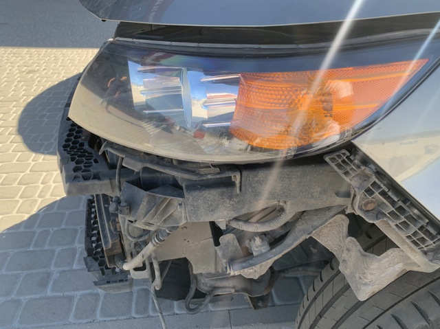 921012P140 HYUNDAI Левая фара купить в Кривой Рог