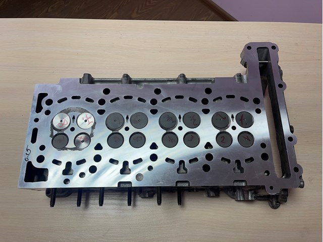 Головка цилиндров 6540104104 MERCEDES
