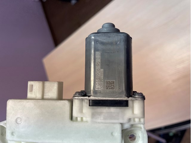 A2139069501 MERCEDES Мотор стеклоподъемника двери передней правой купить в Житомир