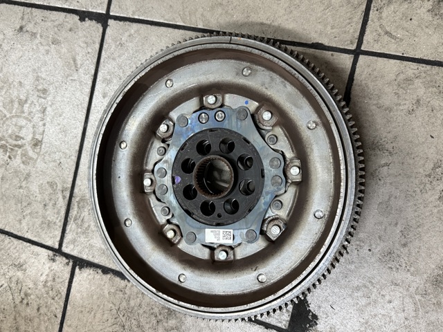 Маховик 05L105266K VAG