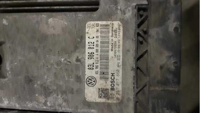 VAG 03L906012C Модуль управления (ЭБУ) двигателем в наличии Черновцы