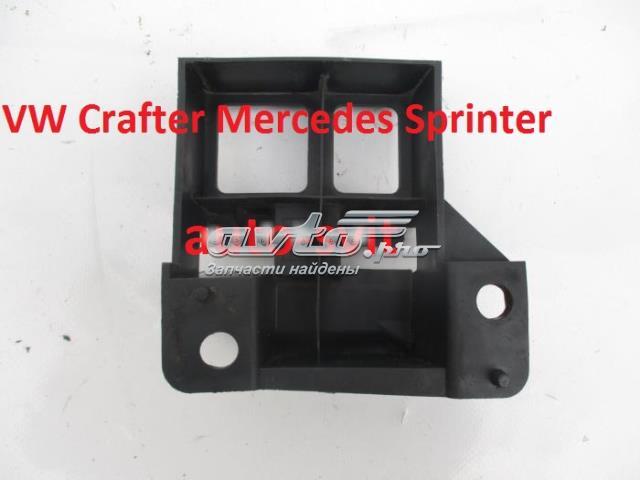 Кронштейн крепления бампера переднего правый 2E0807178 VAG