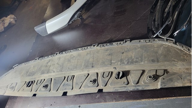 VAG 3V0807061 Спойлер переднего бампера в наличии Запорожье