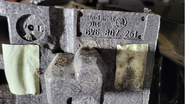 Абсорбер (наполнитель) бампера заднего 6V6807251 VAG