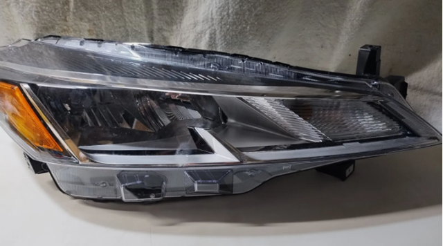 Фара комбинированная, передняя 260105R00A NISSAN