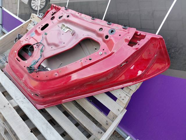 Задняя правая дверь 6006566E0H TESLA