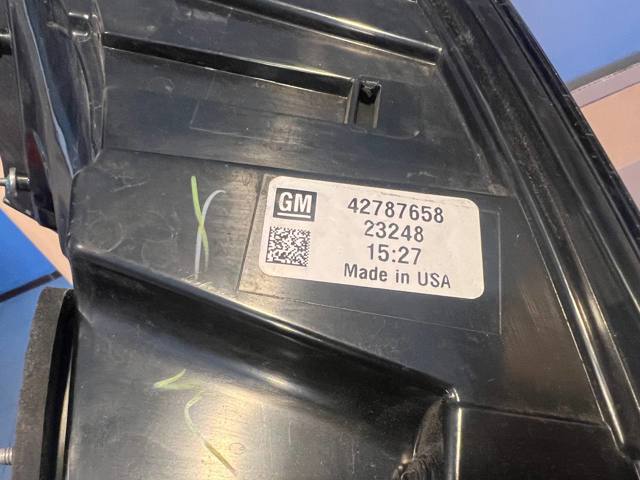 Фонари задние 42787658 GM