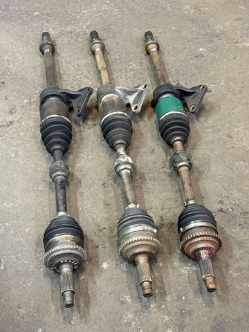GD62-25-50X Mazda Полуось задняя правая