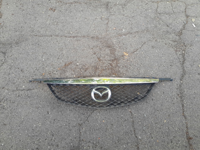 Решетка радиатора C10050712 MAZDA