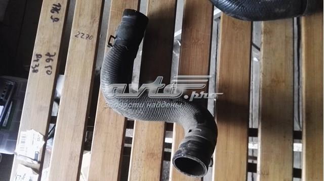 Патрубок радиатора охлаждения нижний FSM115185A MAZDA