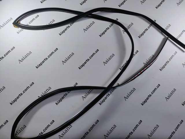Молдинг заднего стекла, верхний 871311E000 HYUNDAI
