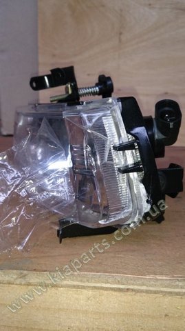 Туманка правая 9220225000 HYUNDAI