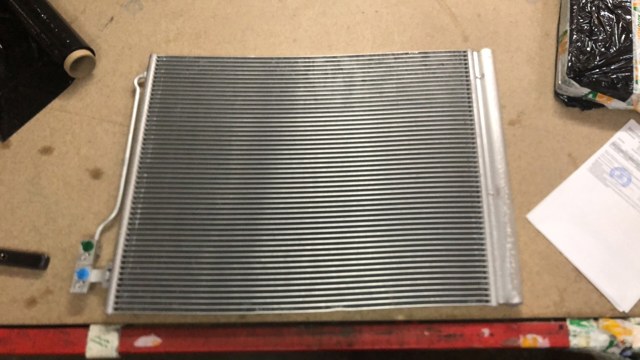 VALEO 814192 Радиатор кондиционера в наличии Житомир