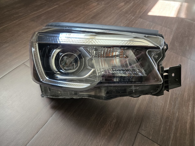 Вставка фары правой 84001SJ060 SUBARU