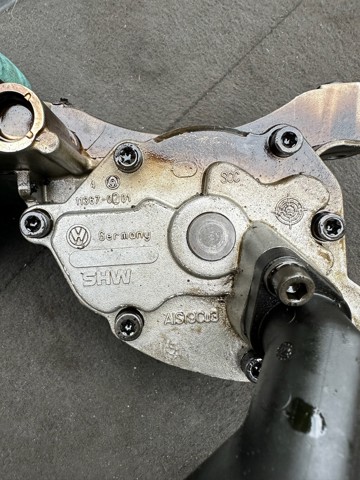 VAG 03C115105AG Насос масляный в наличии Чернигов