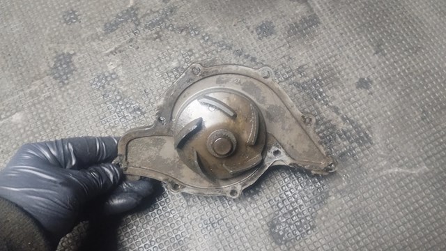 059121004E Помпа водяная (насос) охлаждения купить Ровно