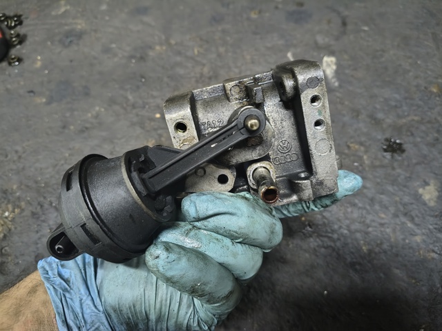 VAG 059131063D Регулирующая заслонка EGR в наличии Ужгород