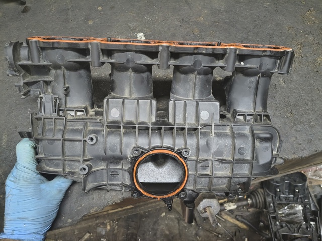 VAG 06L133201CM Коллектор впускной в наличии Павлоград