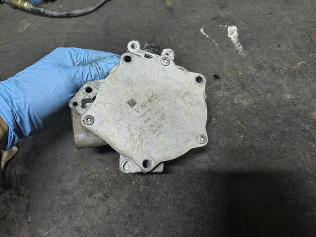 06L145100F Насос вакуумный купить Ужгород