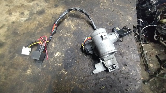1022183 FORD Личинка замка зажигания купить в Чернигов