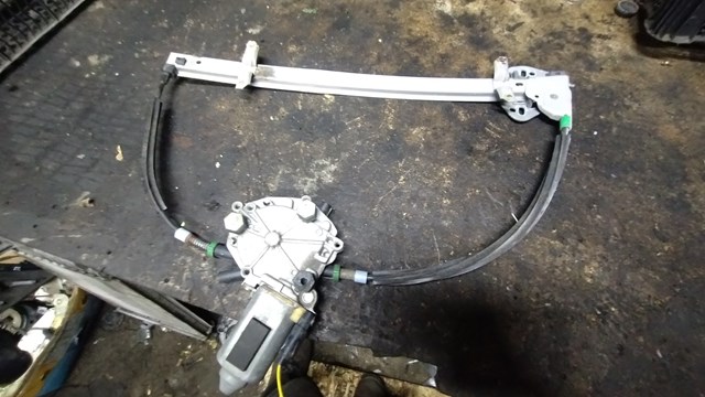 FORD 1031858 Стеклоподъемник передней левой двери в наличии Кривой Рог
