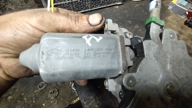 FORD 1031858 Стеклоподъемник передней левой двери в наличии Винница