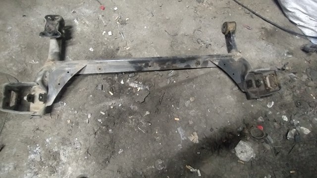 Балка задней подвески поперечная 1041981 FORD