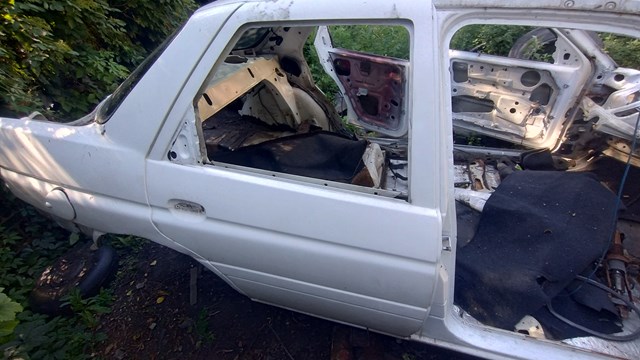 Задняя правая дверь Ford Escort 7