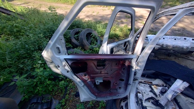 1055098 Панель-щека двери задней левой купить Хмельницкий