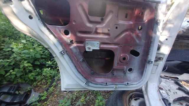 FORD 1055098 Панель-щека двери задней левой в наличии Одесса