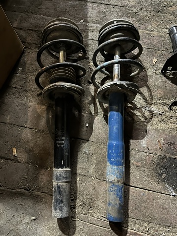 Стойка амортизатора передняя 110016 MAXGEAR