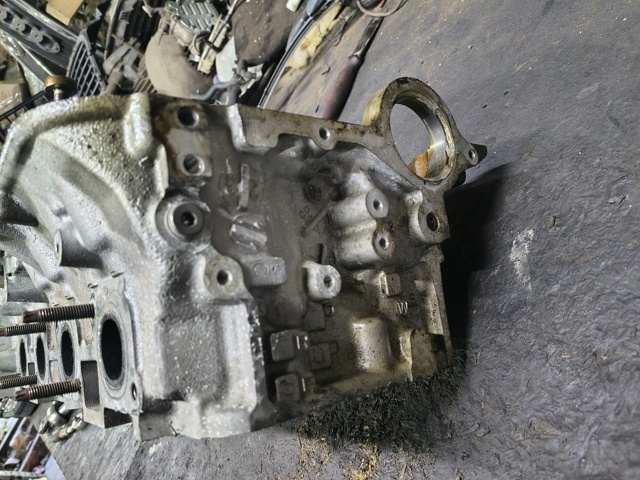 BMW 11127573937 Головка блока цилиндров (ГБЦ) левая в наличии Сумы