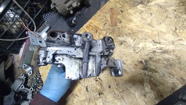 112318H800 NISSAN Кронштейн подушки (опоры) двигателя правой купить в Павлоград