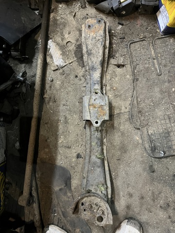 Опора КПП 113207F000 NISSAN