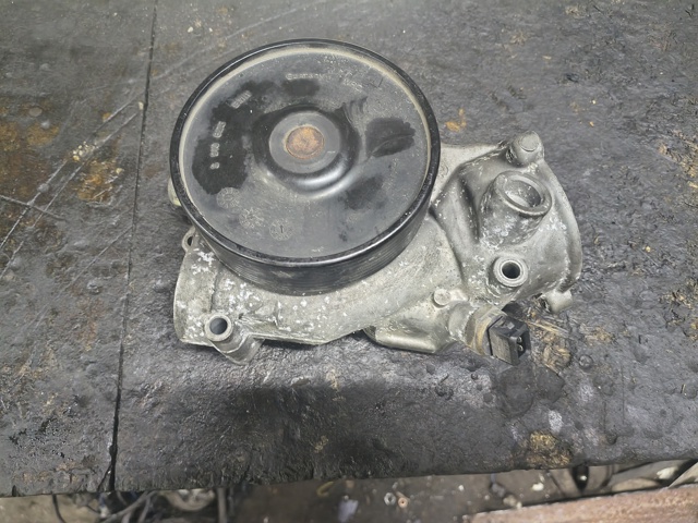 Водяной насос 11517548263 BMW