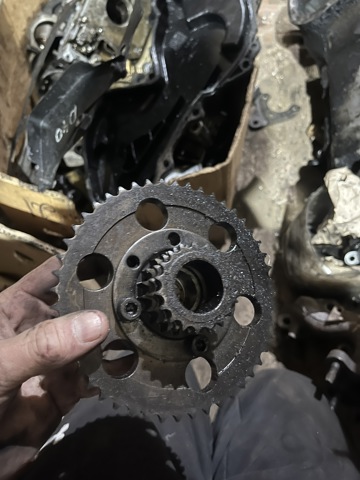 Звездочка привода распредвала двигателя 13014EB300 NISSAN