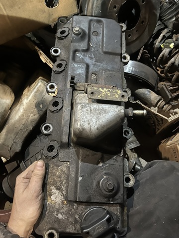 Крышка двигателя 13264VC103 NISSAN