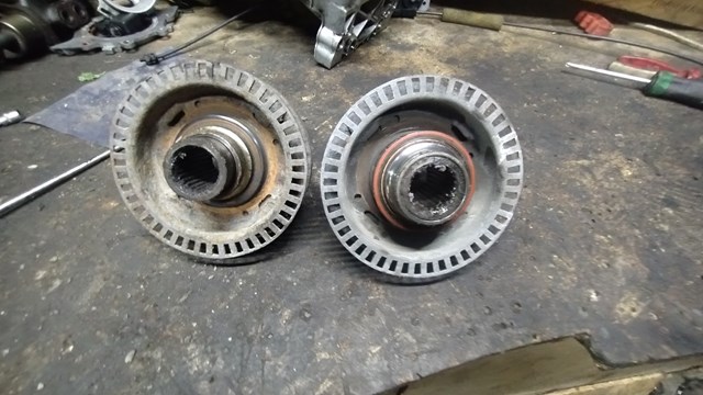 FORD 1333147 Передняя ступица в наличии Тернополь
