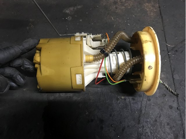 Датчик уровня топлива в бензобаке 1341326 FORD