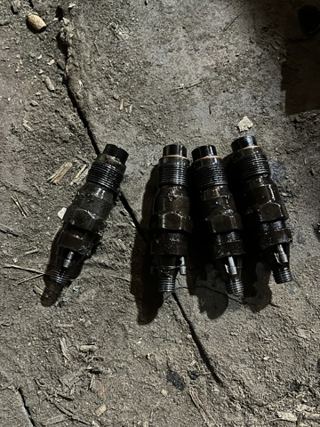 Форсунка дизельная в сборе 13512245810 BMW