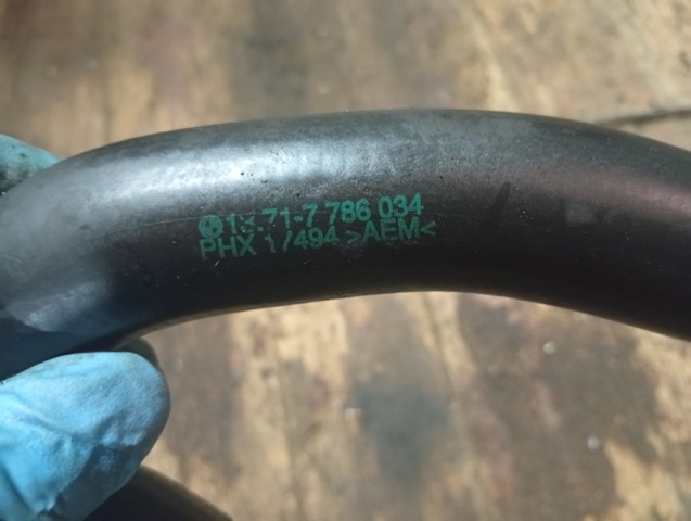 BMW 13717786034 Шланг (патрубок) обогрева дроссельной заслонки в наличии Житомир