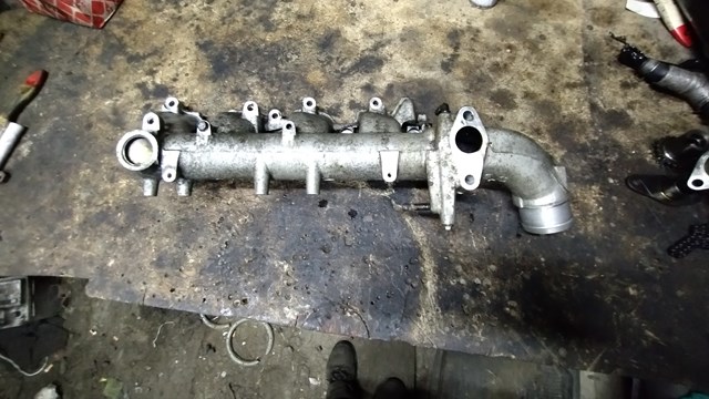 140018H810 NISSAN Впускной коллектор купить в Тернополь