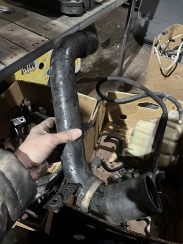 Патрубок интеркуллера 14460EB32A NISSAN