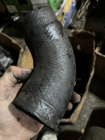144638H810 NISSAN Шланг (патрубок) интеркуллера купить в Житомир