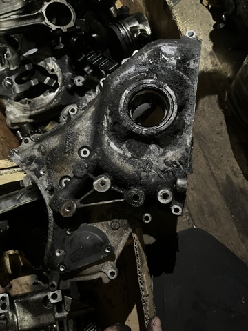 Помпа масляная Nissan Pathfinder