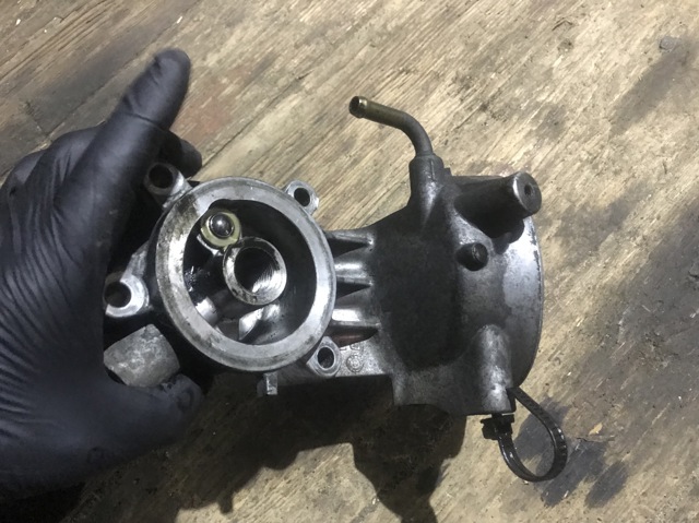 15238EB300 NISSAN Корпус масляного фильтра купить в Ровно