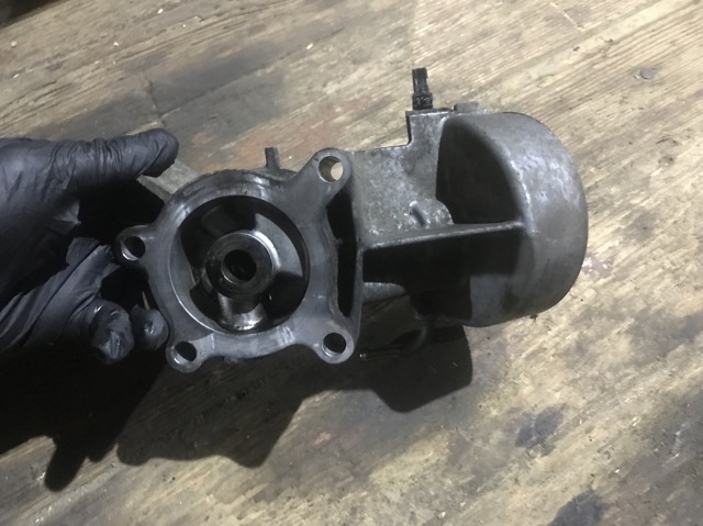 Корпус маслофильтра 15238EB300 NISSAN