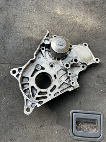Насос охлаждающей жидкости 1610029185 TOYOTA