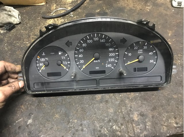 Приборная доска 1635404011 MERCEDES